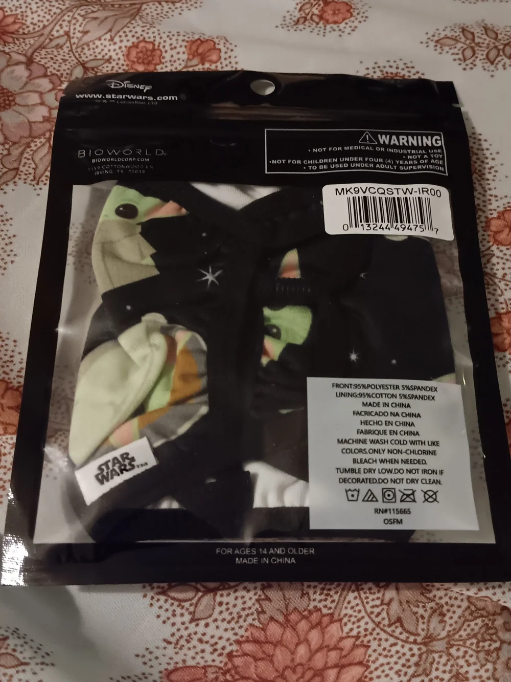 Brand NEW Star Wars Kids Black Face Mask with Green BABY YODA